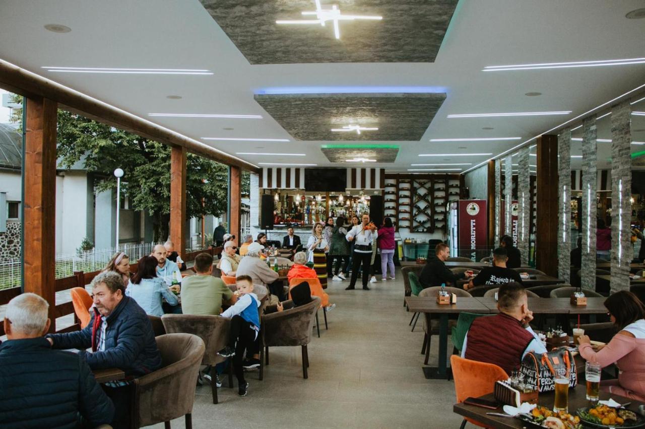 Vila Calimanel Hotel วาตราดอร์เนย์ ภายนอก รูปภาพ